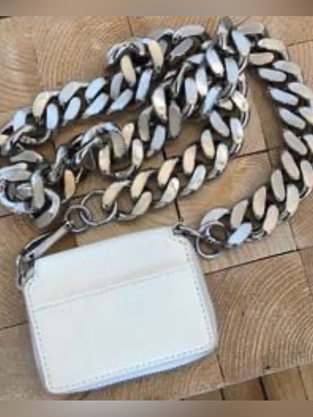 Sante Grace White Mini Card Holder with Thick Silver-Tone Chain Strap-New🤍⛓️ - Picture 3 of 5